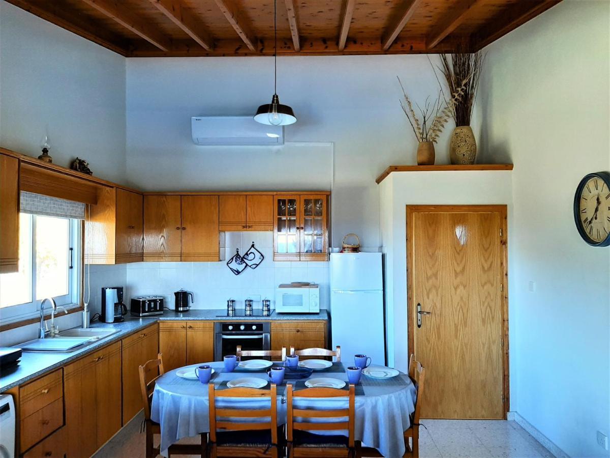 Villa Gavriel - Peyia Villa With Breathtaking Sea View, Peyia Villa With Private Pool, Secluded, Huge Outdoor Space, Mountain Views Buitenkant foto